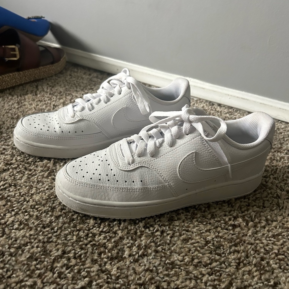 Nike women’s sneakers